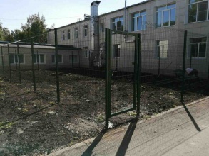 3D заборы для школы 15 метров фото в Запрудне